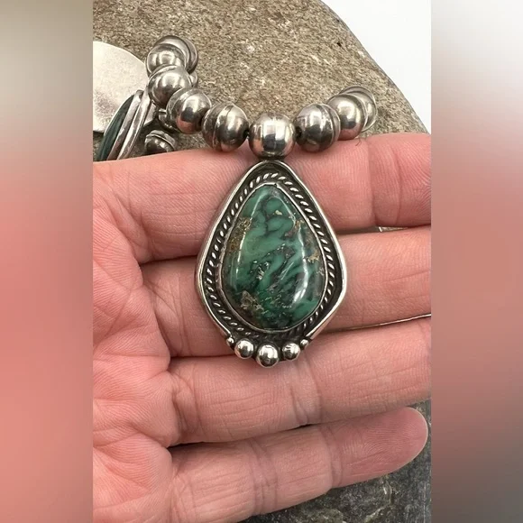 Navajo Sterling Silver Natural Green Damele Turquoise Beaded Bib Choker Necklace - Picture 4 of 9